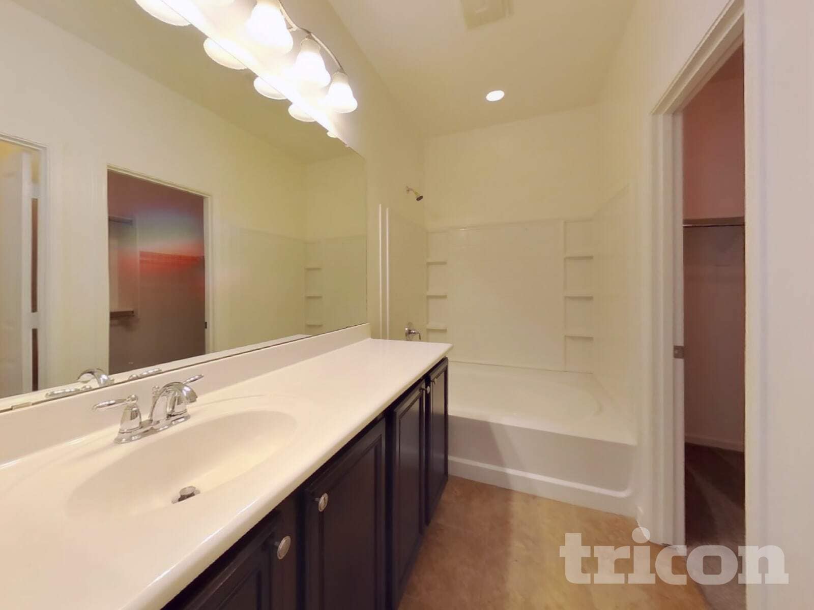 Building Photo - 723 W Dana Dr