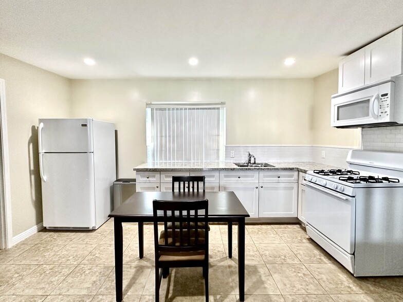 Building Photo - 20425 Aetna St