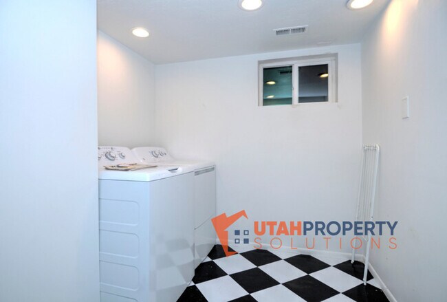 Building Photo - 239 E 9585 S