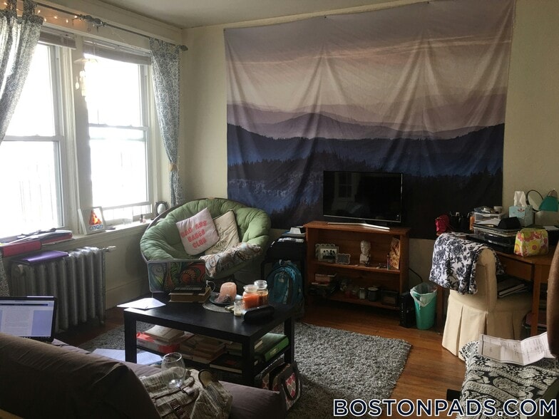 Building Photo - 1167 Boylston St
