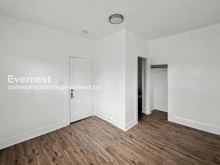 Building Photo - 1515 36th Pl N