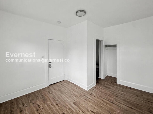 Building Photo - 1515 36th Pl N