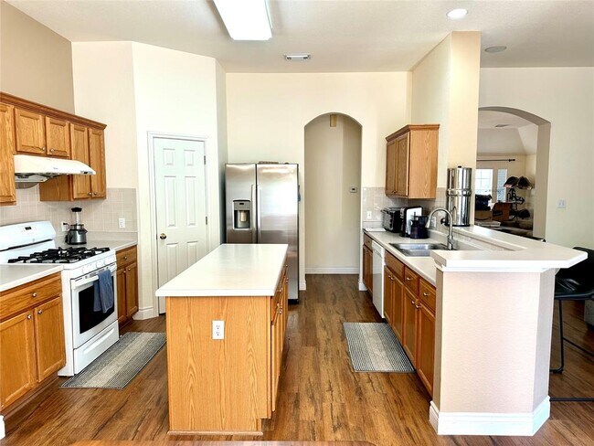 Building Photo - 15818 Hamden Cir