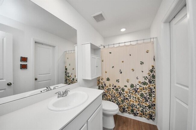 Building Photo - 7319 Clover Chase Dr