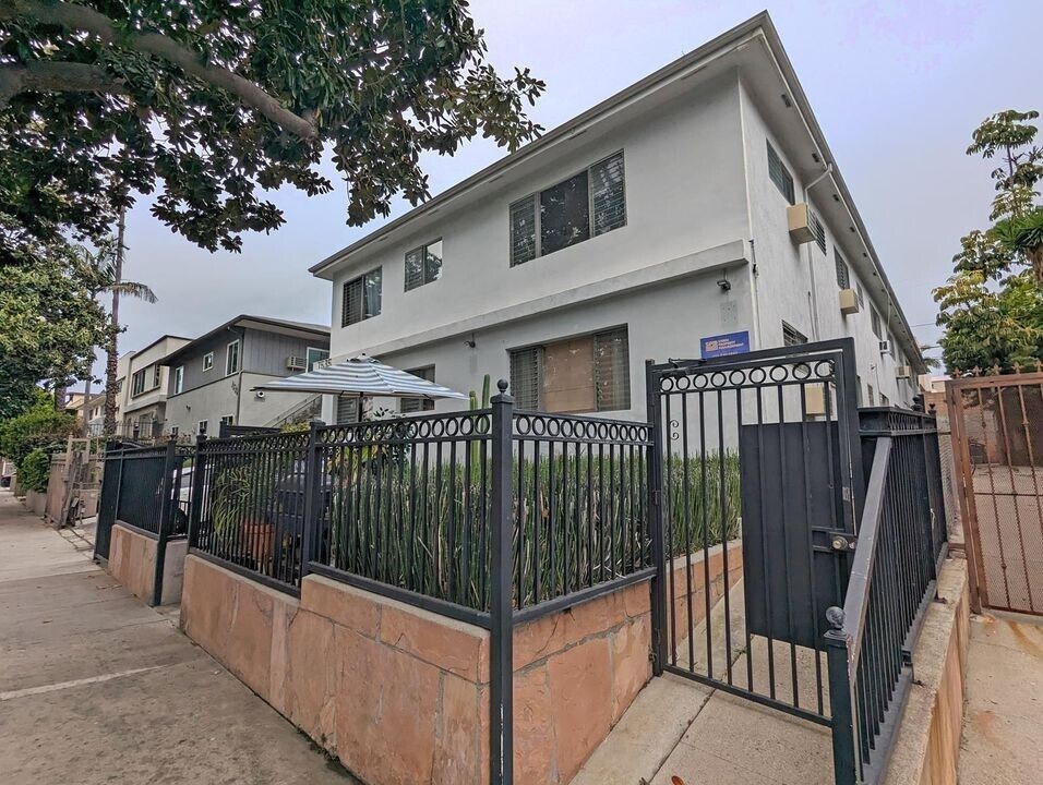 Building Photo - 7535 Norton Ave