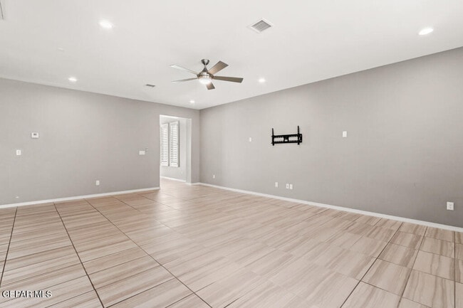 Building Photo - 497 Denim St