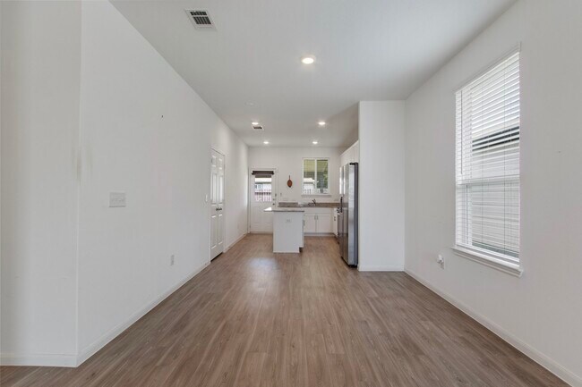 Building Photo - 17714 Winnower Ln