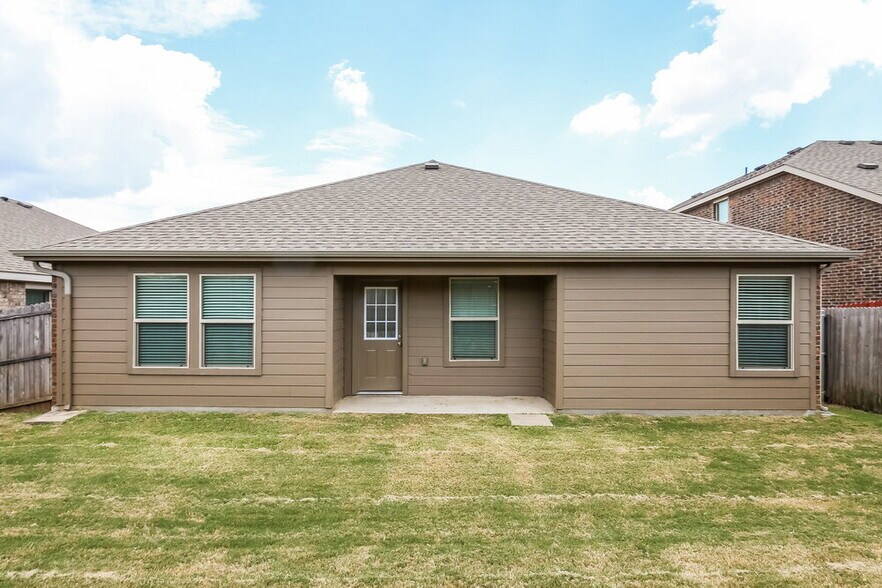 Building Photo - 2116 Meadow View Dr