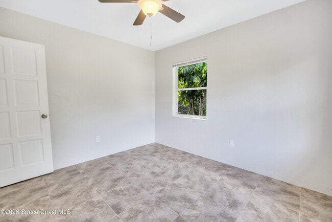 Building Photo - 644 Nida Dr
