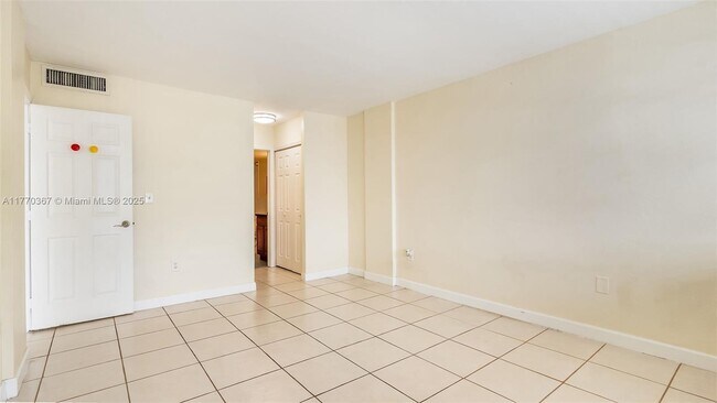 Building Photo - 2175 NE 170th St