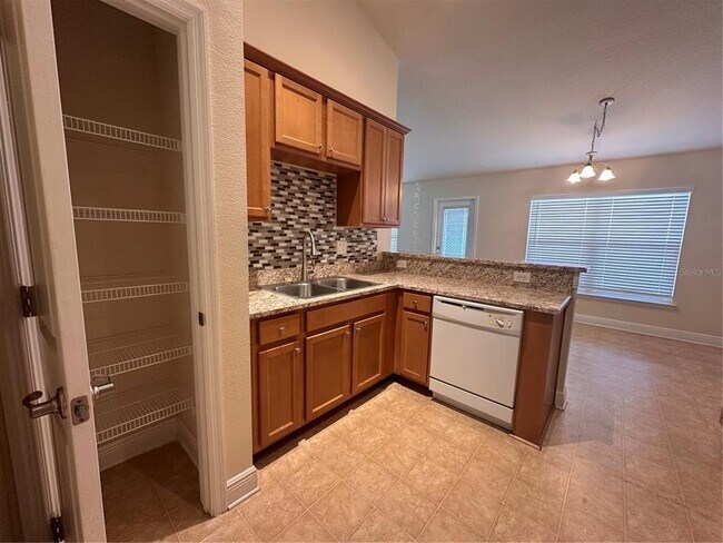 Building Photo - 402 Edith Dr