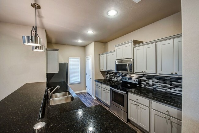 Building Photo - NOW PRE-LEASING FOR FALL 2026!! Don't miss...
