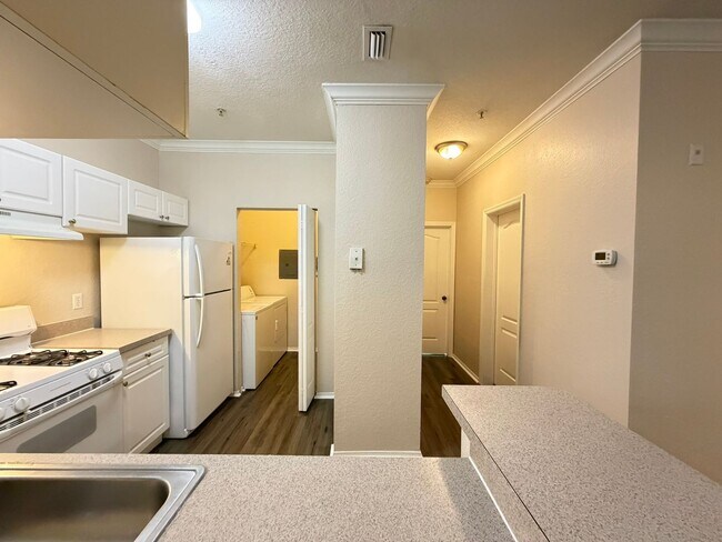 Building Photo - Awesome apartment at Grand Reserve at Kirkman!