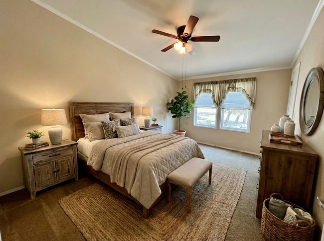 Building Photo - Spacious 4BD/3BA Home in Adkins with Chef's Kitchen & Dual Walk-In Closets!