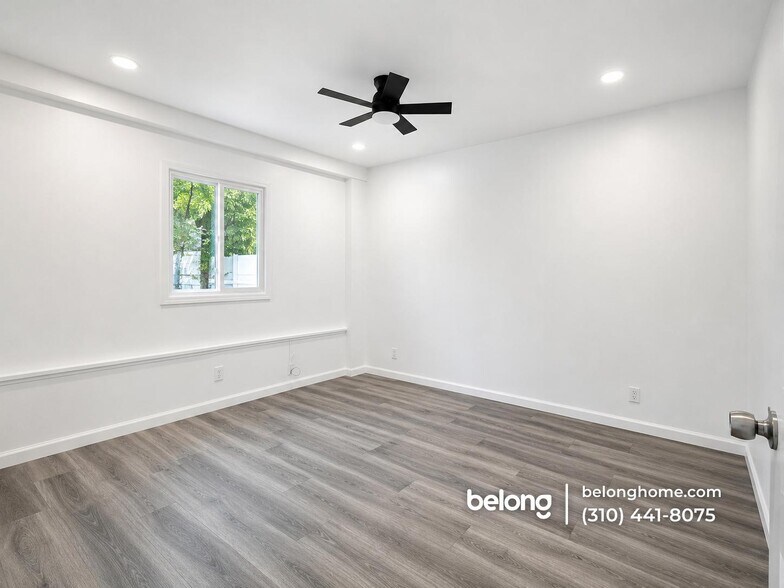 Building Photo - 2252 E 103rd St