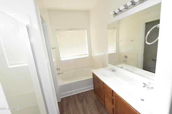 Building Photo - 4564 S Marble St