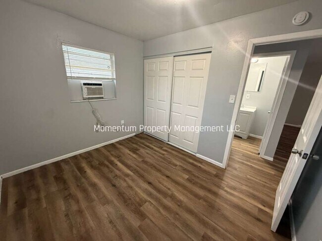 Building Photo - Upgraded 2/1 in Tampa- Move in Ready Enjoy ONE MONTH FREE!!