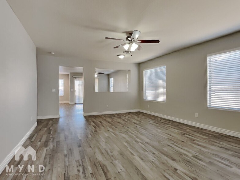 Building Photo - 4646 N 84th Ln