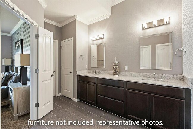 Building Photo - 2777 Santa Ana Ln