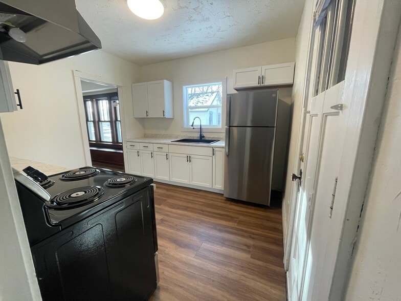 Building Photo - 126 N 4th Ave