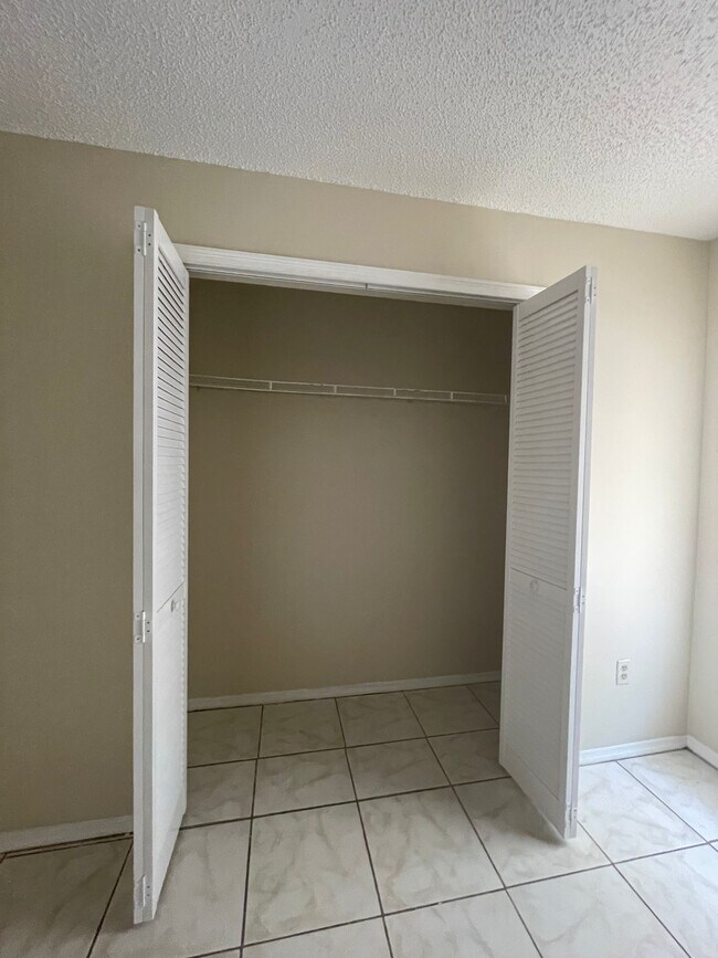 Building Photo - 3519 Benito Juarez Cir