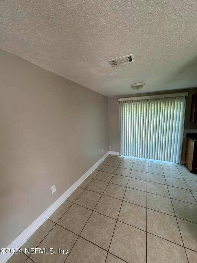 Building Photo - 10929 Weymouth Cir N
