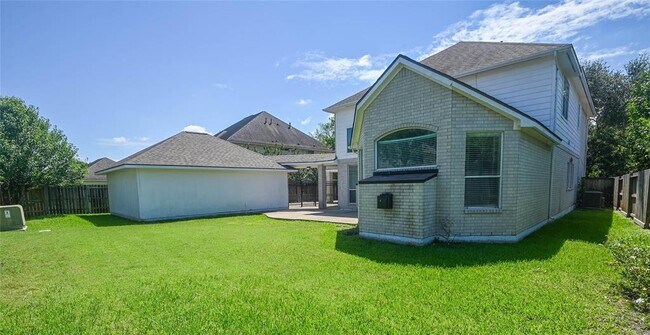 Building Photo - 8707 Westbrook Forest Dr