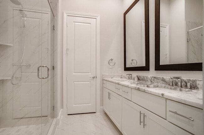 Building Photo - 4651 New Water Ln