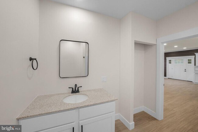 Building Photo - 71 Dreamland Park Dr