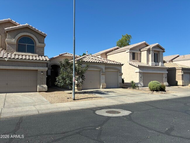 Building Photo - 1319 W Escuda Rd