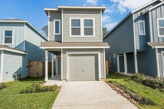 Building Photo - 919 Pertuso Ln