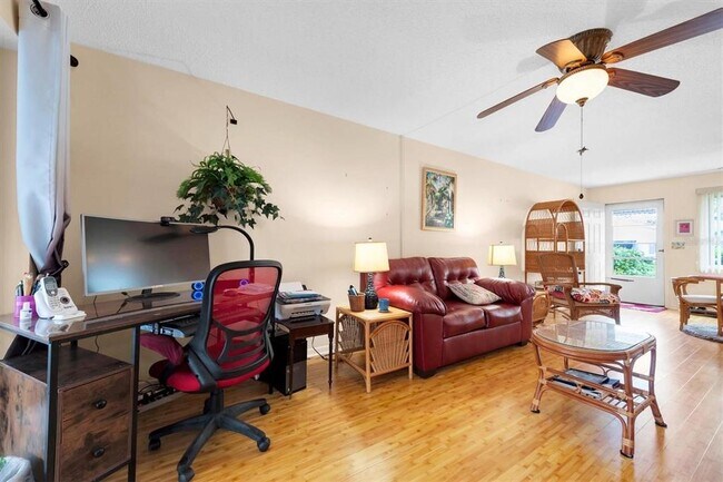 Building Photo - 3348 38th Way S