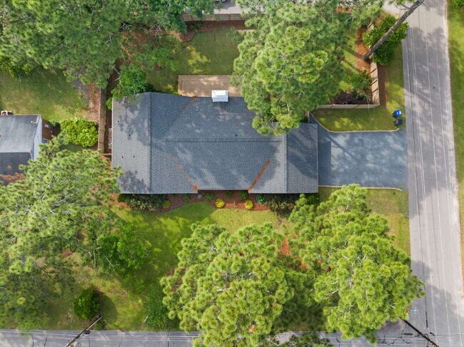 Building Photo - 925 North Ridge Street