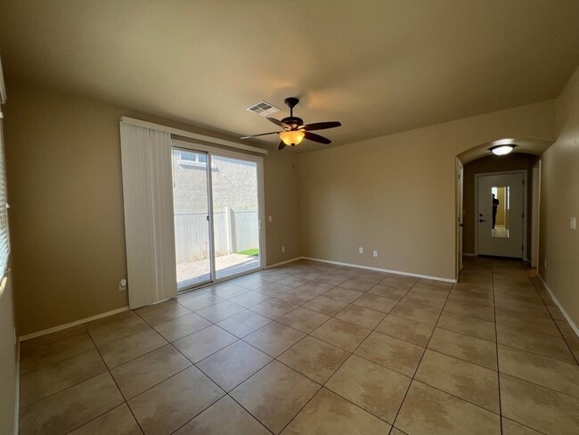 Building Photo - 3871 E Edna Dr