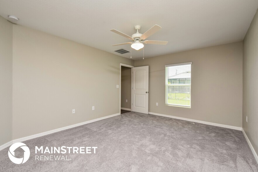 Building Photo - 1220 NW 36th Pl