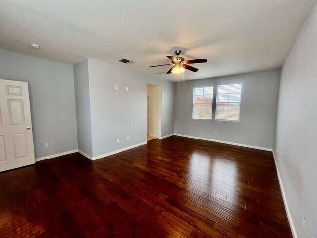 Building Photo - 668 Granite Ln