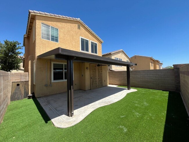 Building Photo - Stylish 3-Bedroom Home with Loft in Gated Community