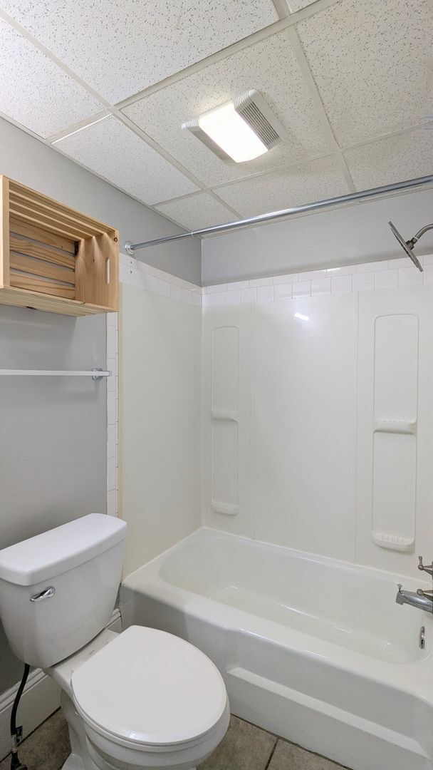 Building Photo - 2 Silver Pl