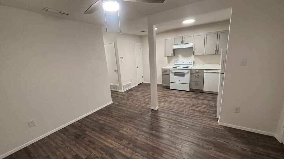 Building Photo - 863 Anahuac Ave