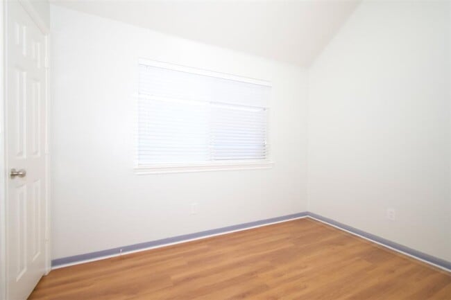 Building Photo - 13222 Boxwood Terrace Dr