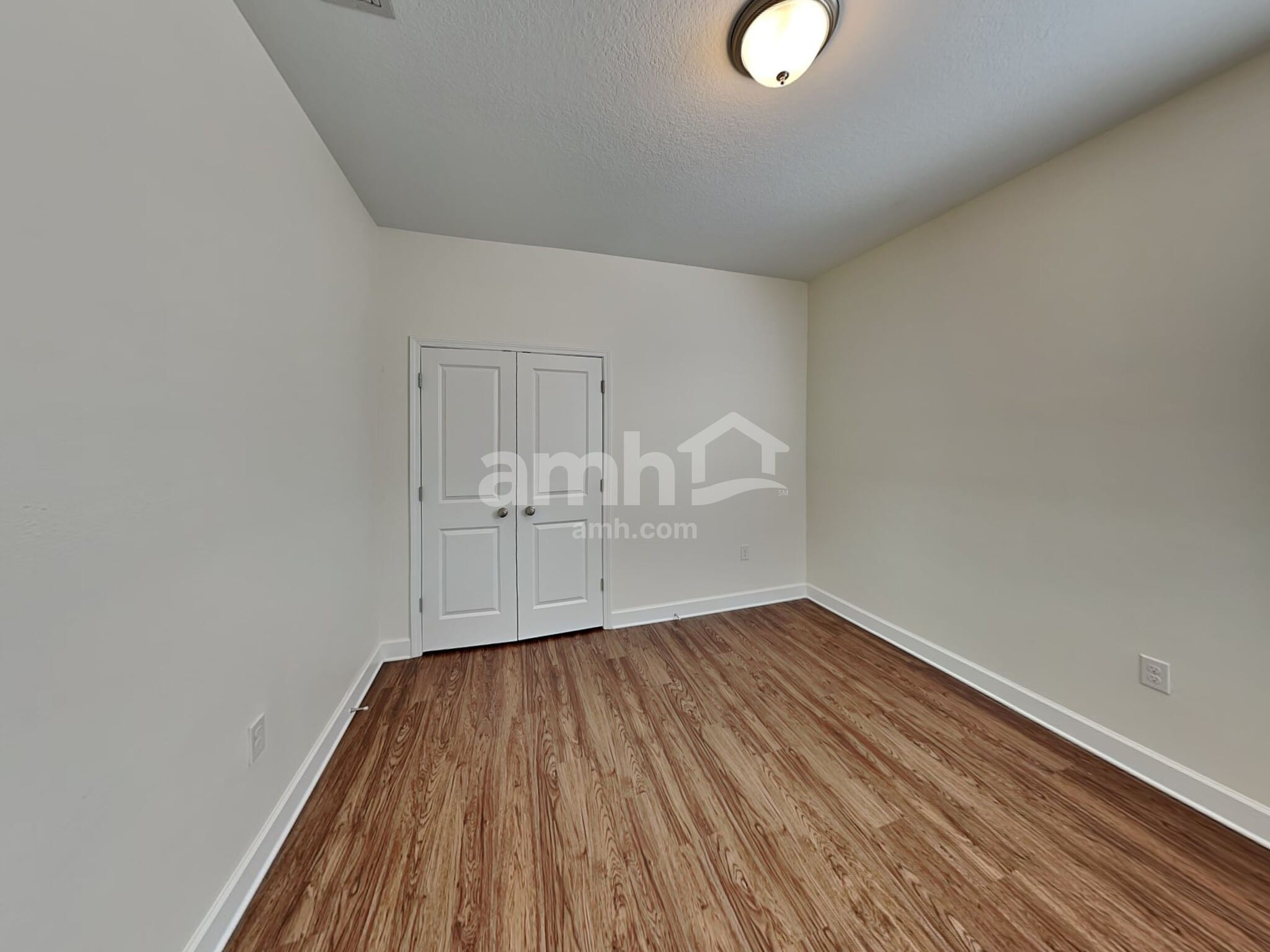 Building Photo - 323 Pine Terrace Dr