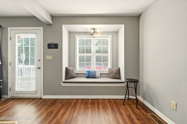 Building Photo - 225 Crescent Hill Pl