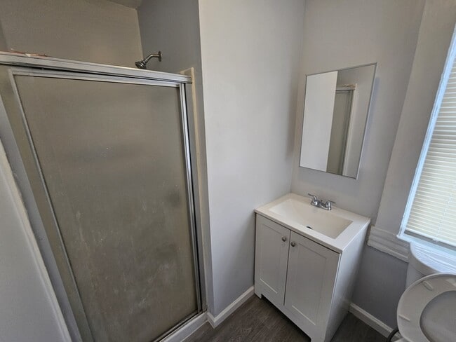 Building Photo - 1762 E 33rd St