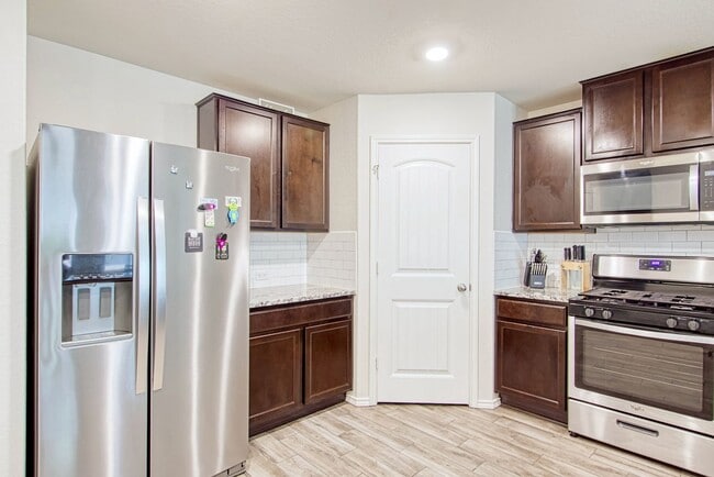 Building Photo - Kendall Brook Unit 1B