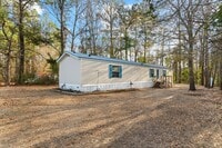 Building Photo - Peaceful Coastal Living Close to the Beach!