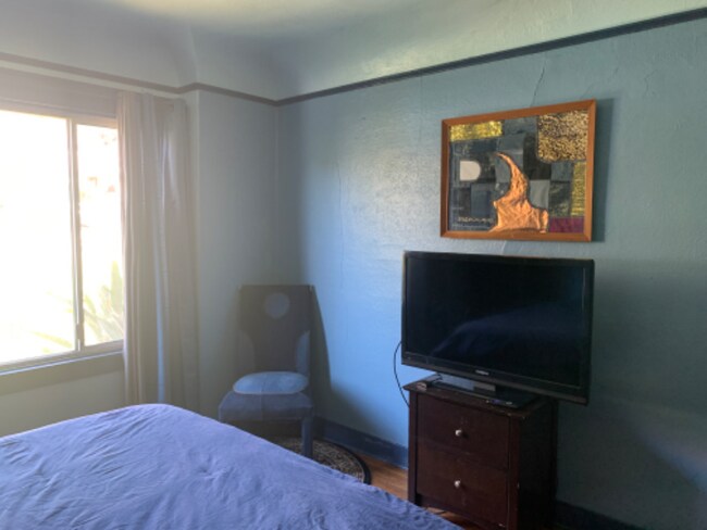 Building Photo - 240 W Terrace St