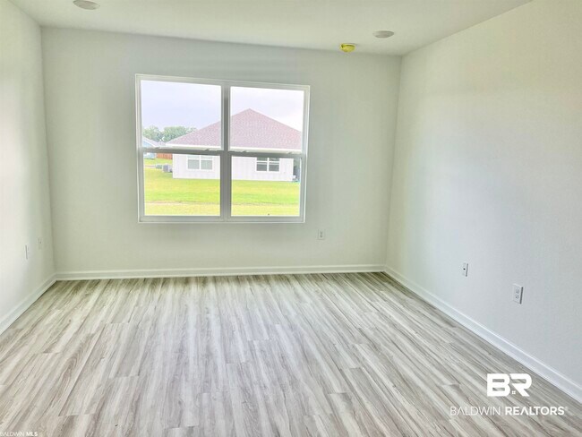 Building Photo - 428 Winters Ave