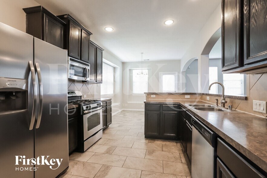 Building Photo - 28911 Hidden Lake Ct