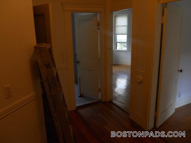 Building Photo - 28 Westland Ave