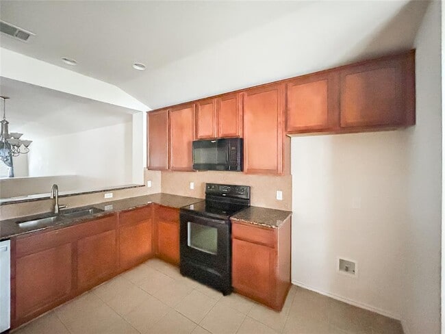 Building Photo - 7810 Squirrel Hollow Dr